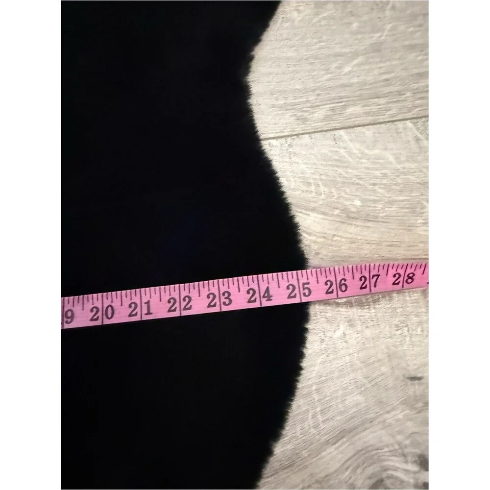 Silhouette homes Plush Black Faux Fur Accent Rug